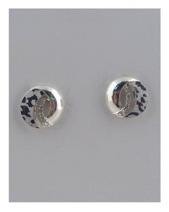 Stud earrings w/rhinestones